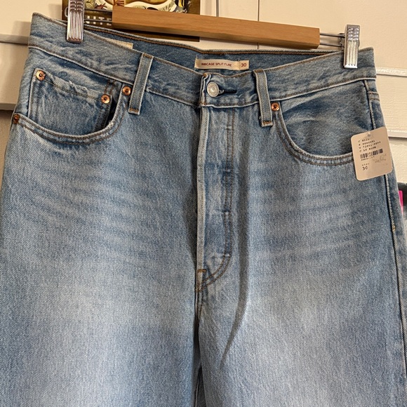 Levi’s Ribcage Split Flare Jeans - Picture 4 of 13